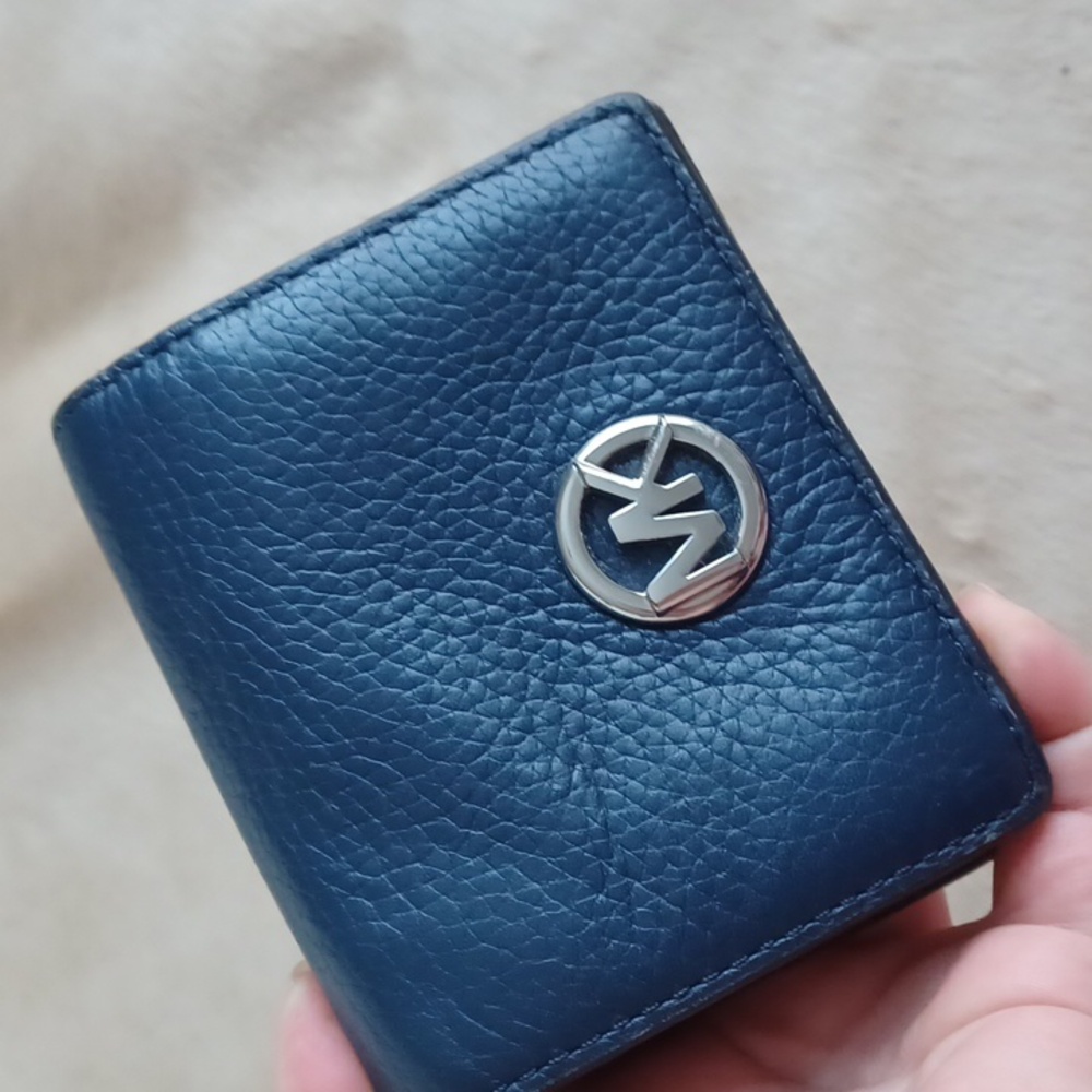 Michael Kors Wallet - Picture 15 of 16